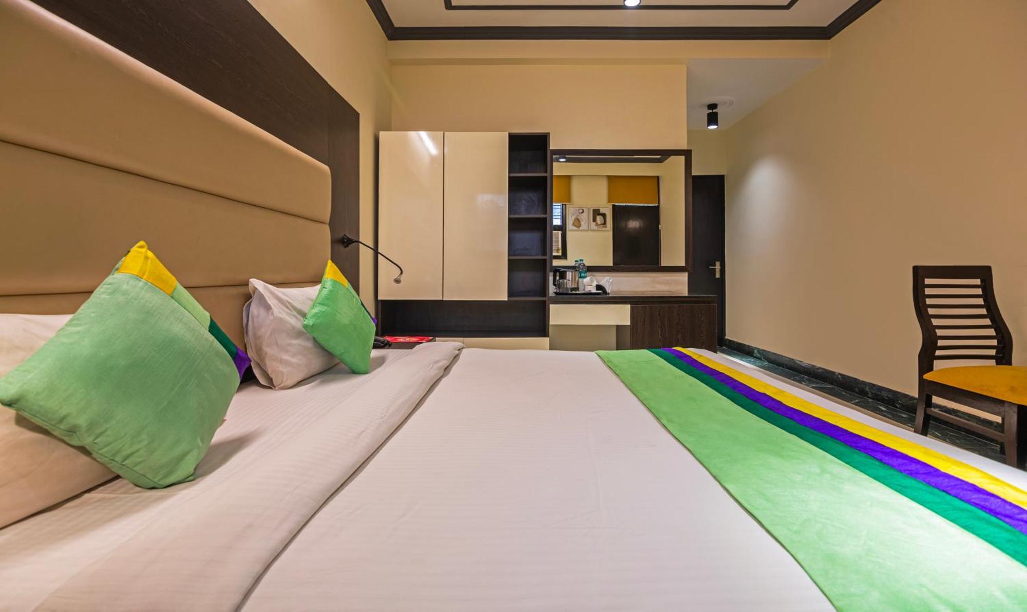 Super Townhouse Sushant Lok Phase 1 Formerly Hotel Neven Gurgaon Luaran gambar