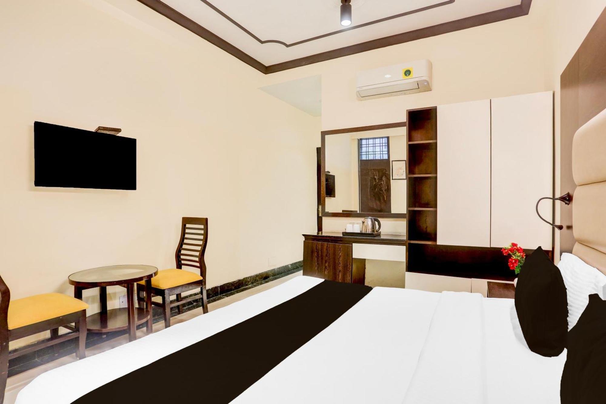 Super Townhouse Sushant Lok Phase 1 Formerly Hotel Neven Gurgaon Luaran gambar