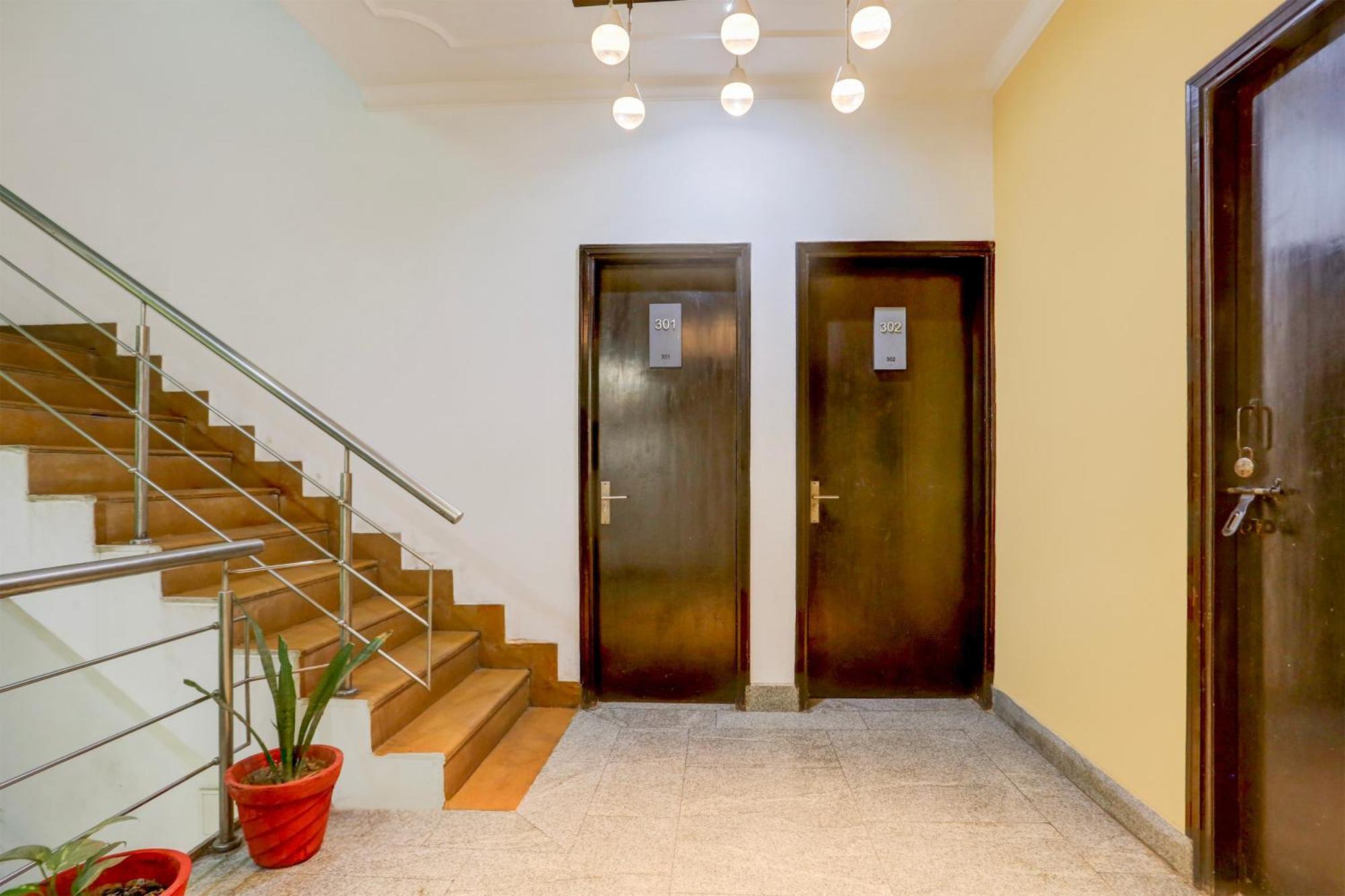 Super Townhouse Sushant Lok Phase 1 Formerly Hotel Neven Gurgaon Luaran gambar