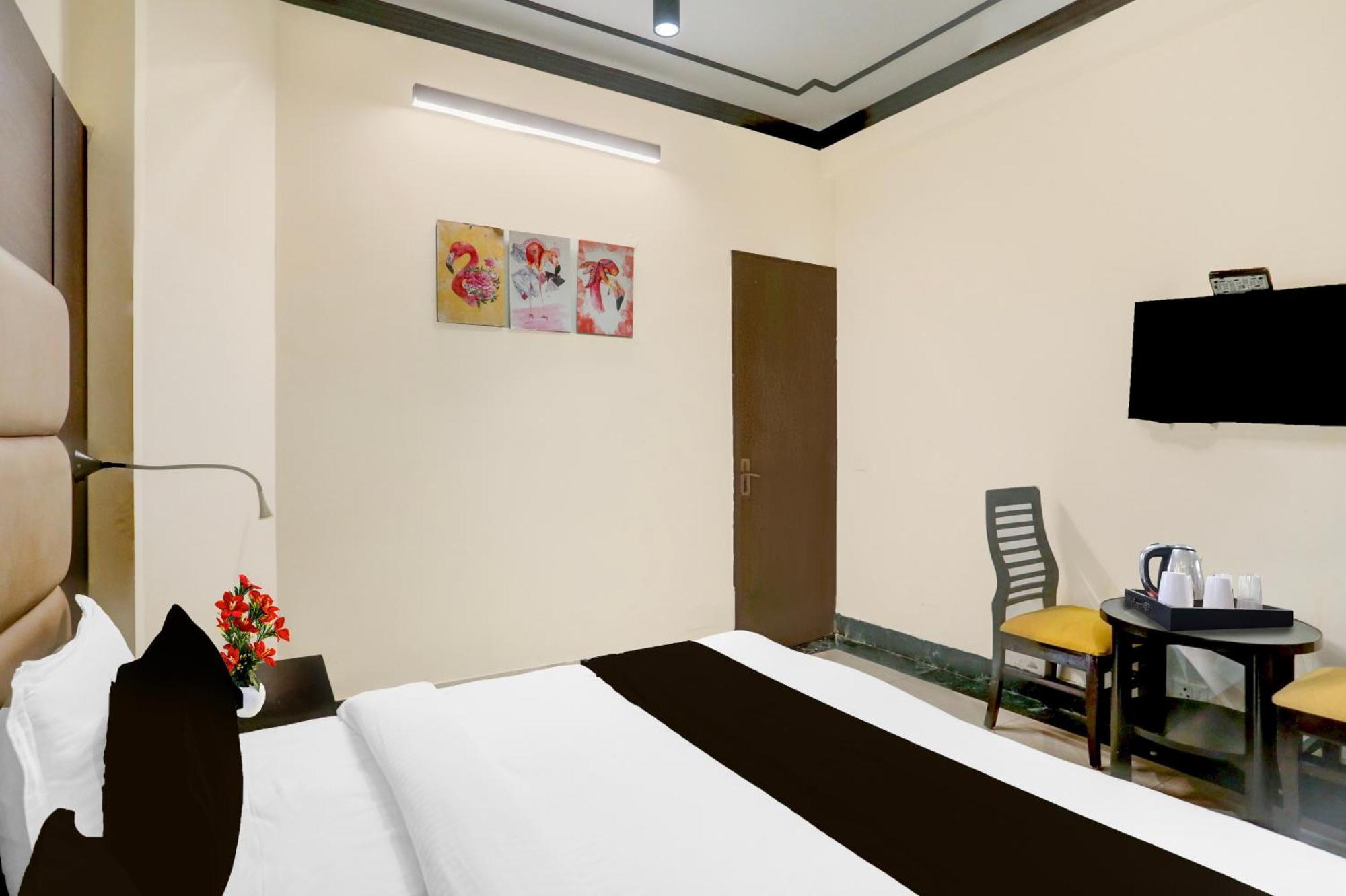 Super Townhouse Sushant Lok Phase 1 Formerly Hotel Neven Gurgaon Luaran gambar