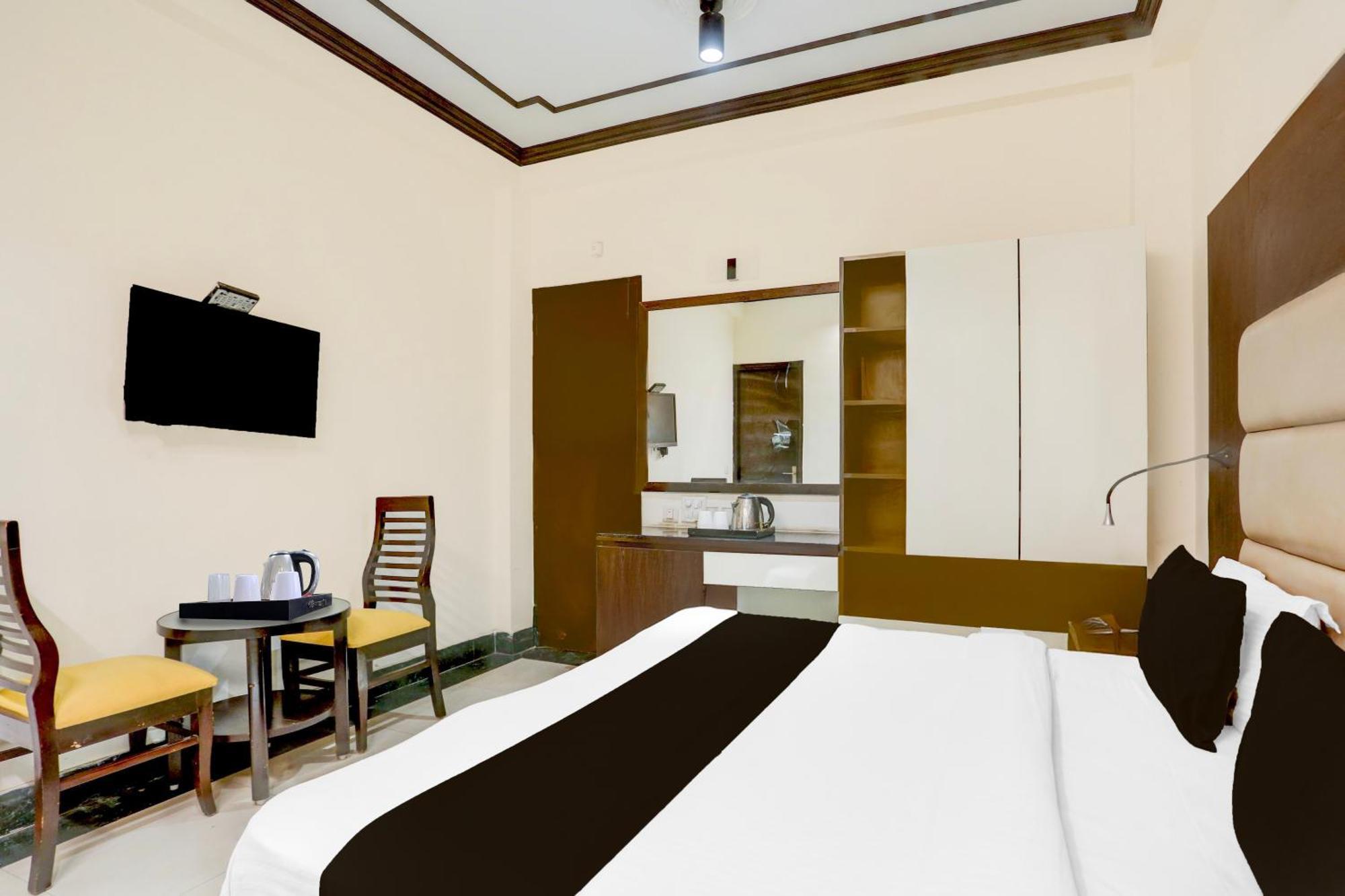 Super Townhouse Sushant Lok Phase 1 Formerly Hotel Neven Gurgaon Luaran gambar
